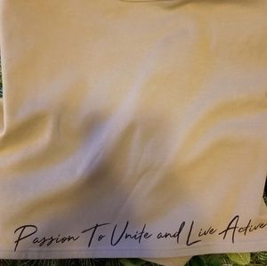 NWOT P'tula crop cut off shirt